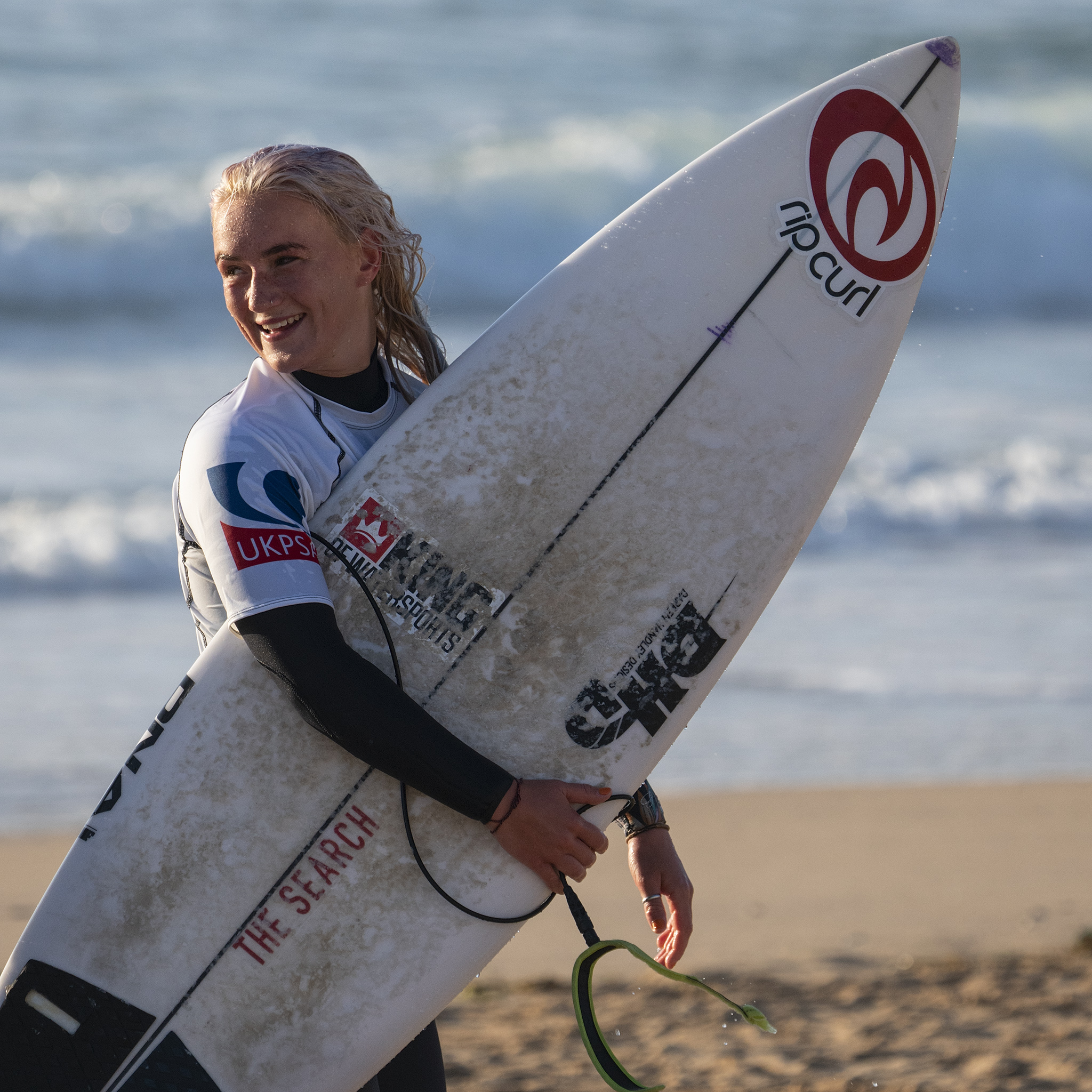 NIGHT SURF: GROMMETS ON THE RISE IN THE OPENING EVENT OF THE UK PRO ...